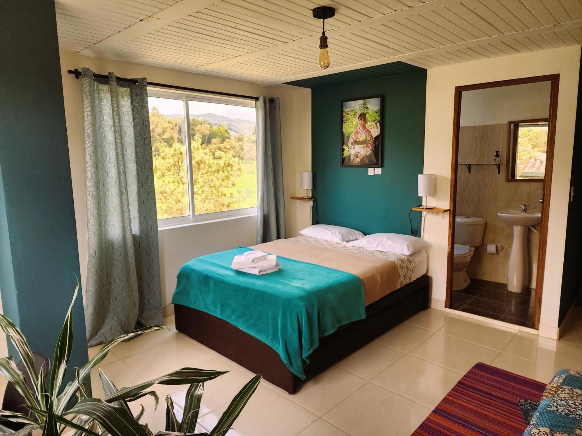 Casa Kayam Art Hostel Coliving Coworking Guatape Bilik gambar